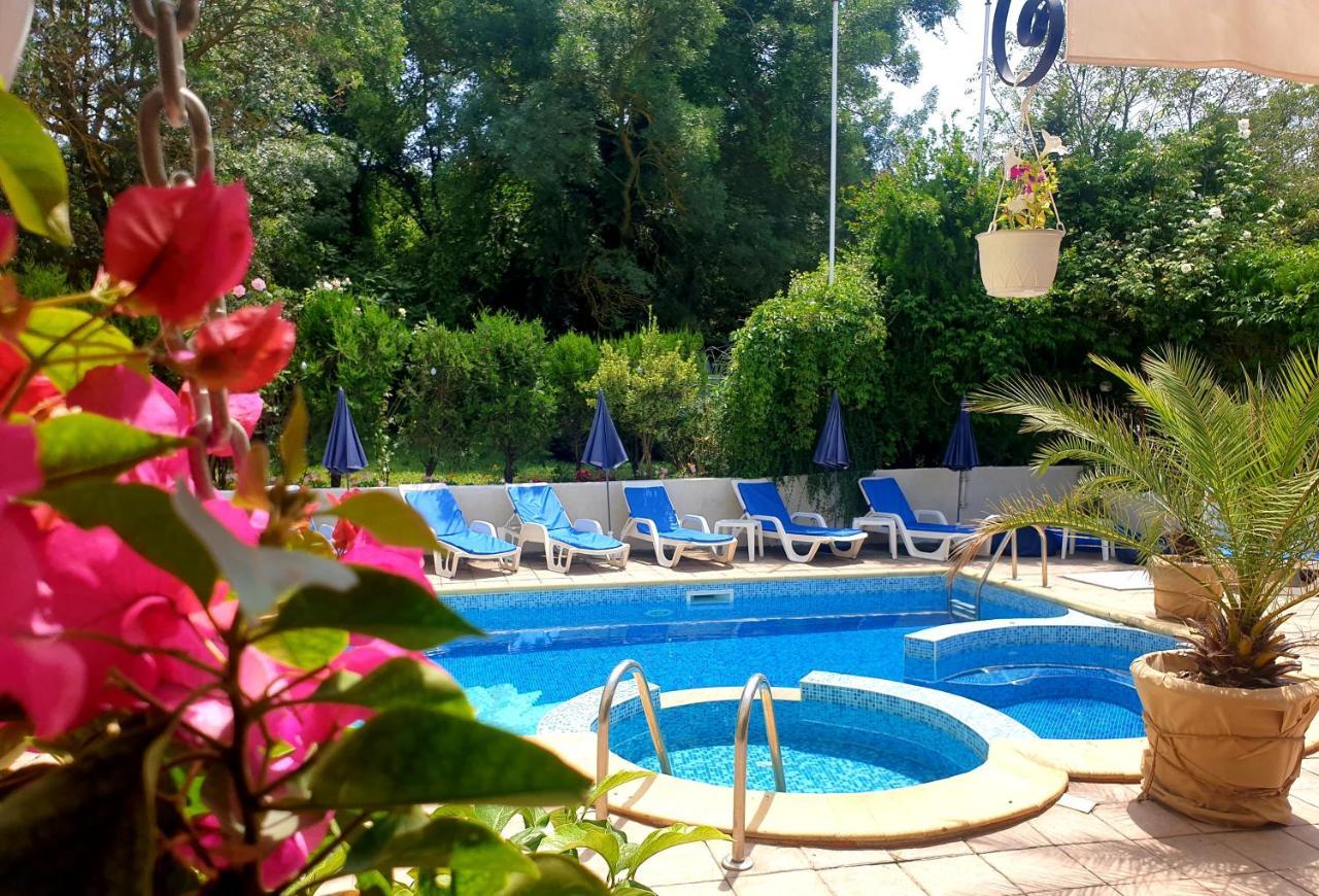 Hotel Feniks Lozenets Extérieur photo
